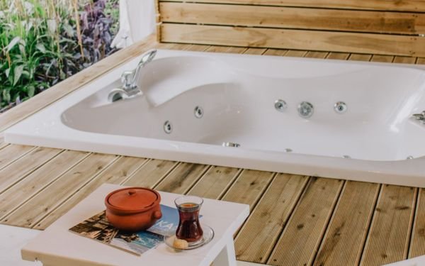 Jacuzzi massage in vip room